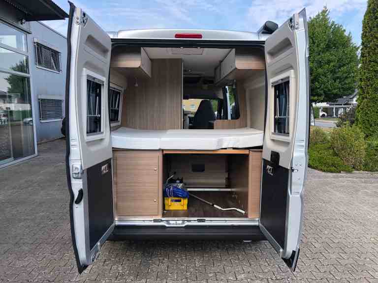Autohaus Halstenberg Wohnmobil zur Miete Stauraum hinten